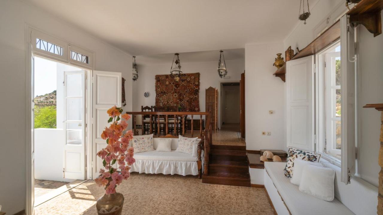 Ivi Beach Front Villa, Leros Vromolithos Exterior photo