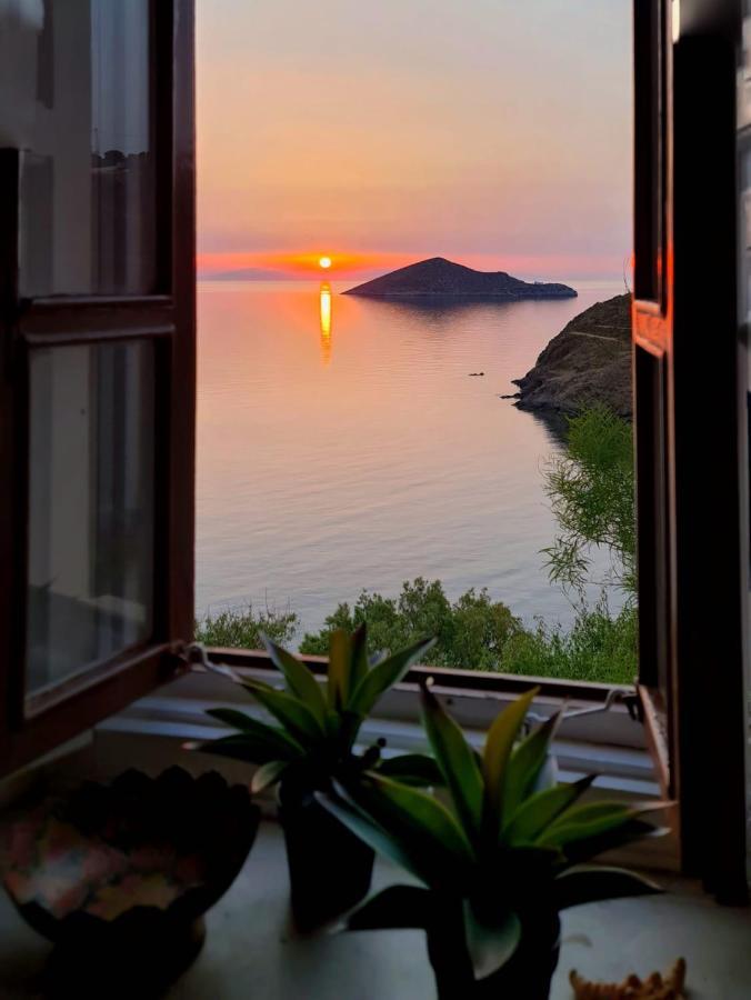 Ivi Beach Front Villa, Leros Vromolithos Exterior photo